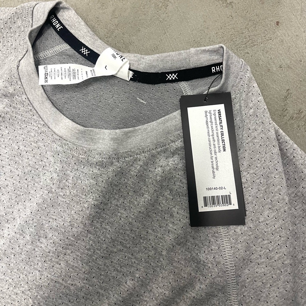 NWT Men’s RHONE Versatility Seamless Performance T-Shirt Gray Vapor Training Gym - Picture 6 of 8